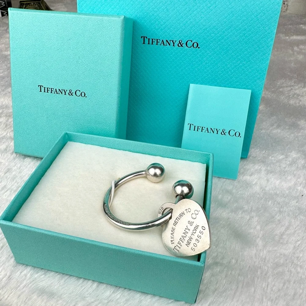 Tiffany & Co 925 Silver Keyring Charm VERY NICE. GREAT GIFT IDEA! - Picture 3 of 8